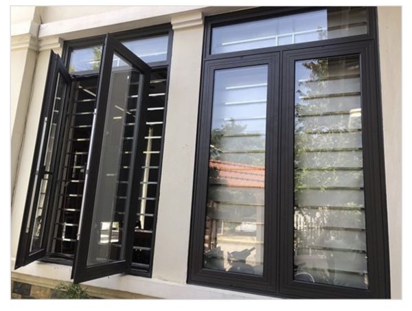 Cửa sổ mở quay nhôm kính có thể mở rộng hoàn toàn và linh hoạt