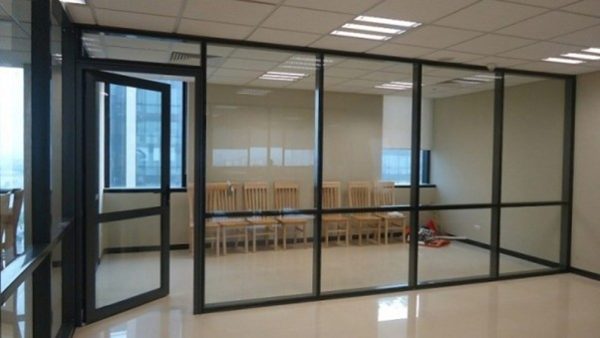 Aluminum glass partitions are a cost-effective design solution for offices.