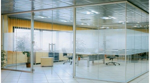 Model 3: Aluminum glass office partition designed in a modern style.