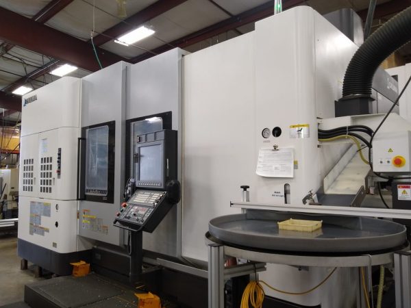 Bởi là máy móc nên CNC có thể làm việc liên tục và chính xác